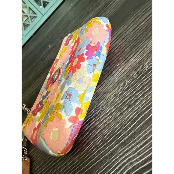 Coach Floral Peyton Medium Wristlet - Picture 5 of 9